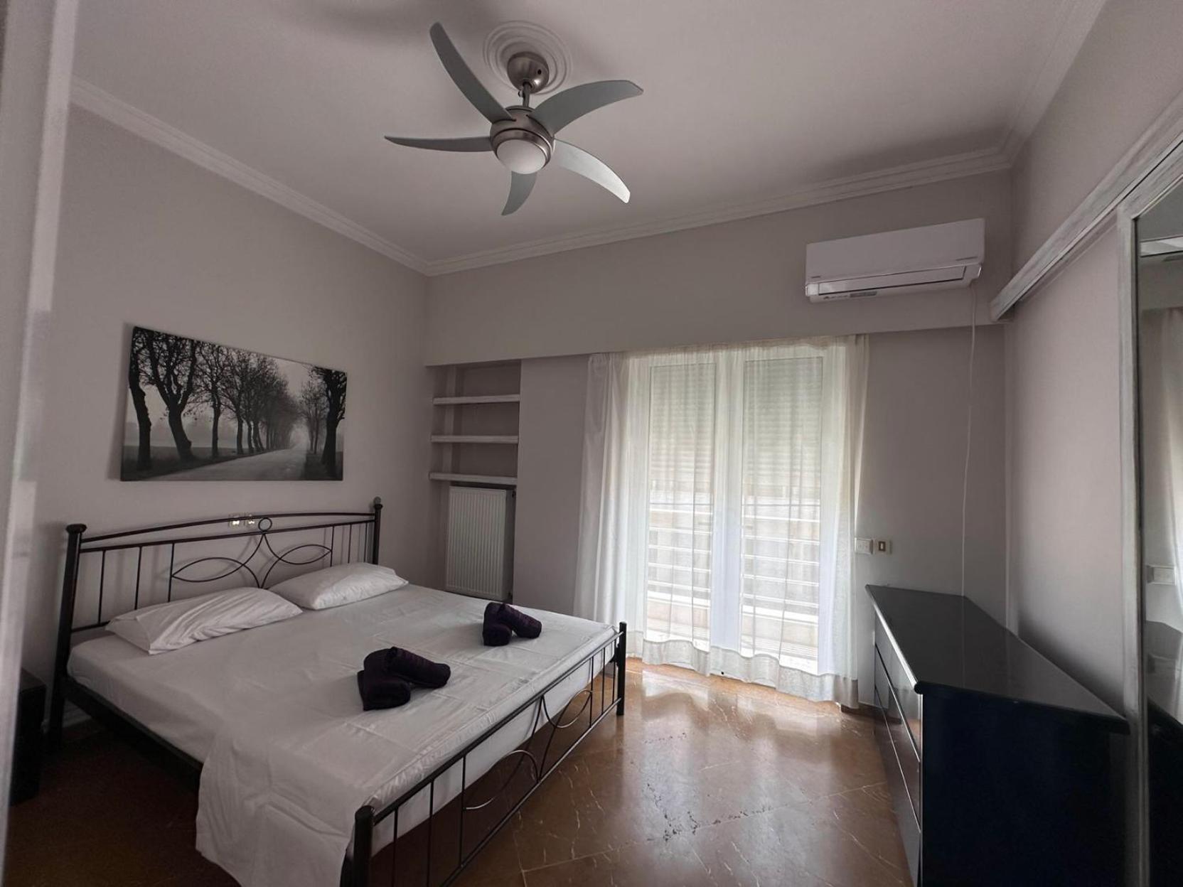 Beach Front Apartment Nea Palatia Bagian luar foto