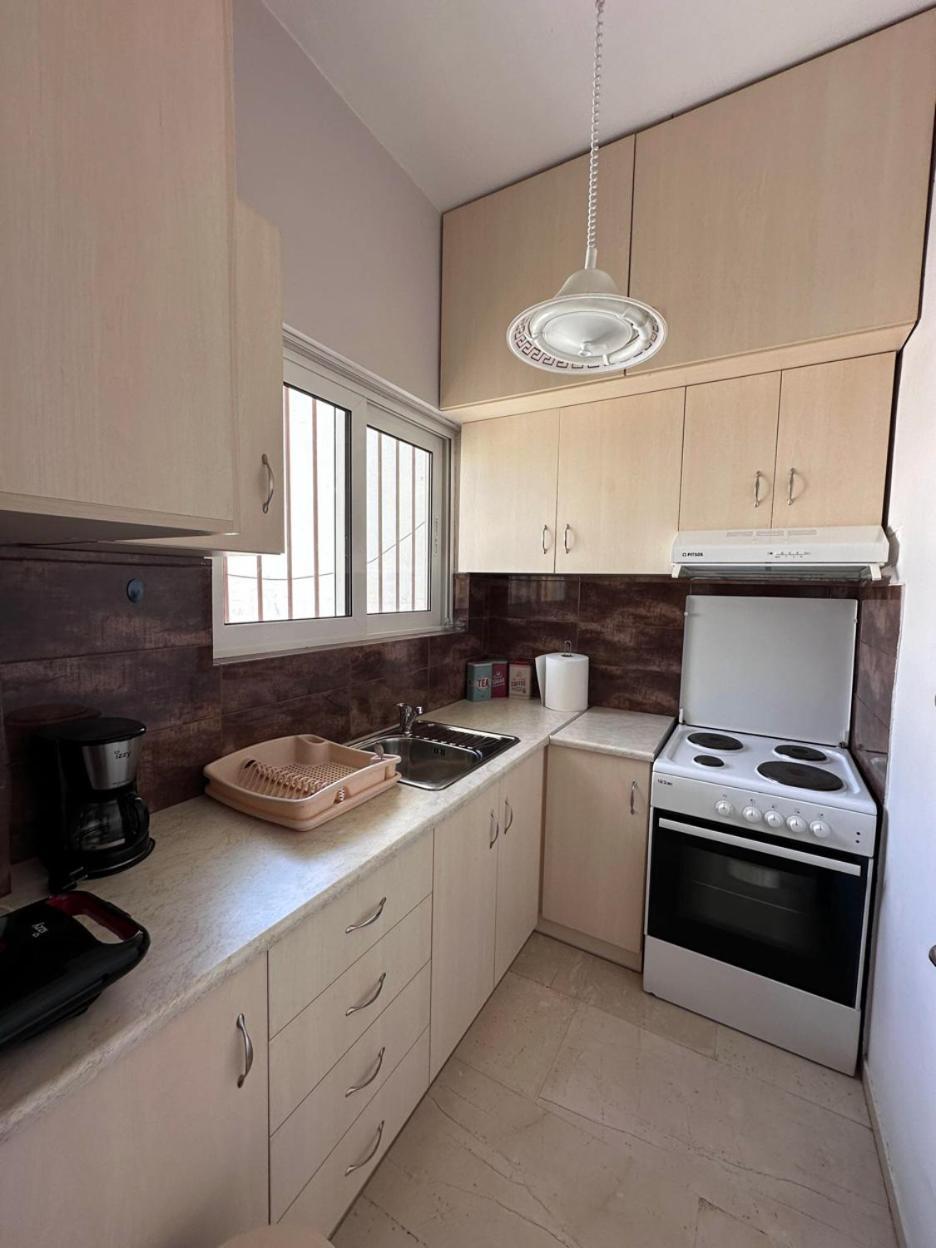 Beach Front Apartment Nea Palatia Bagian luar foto