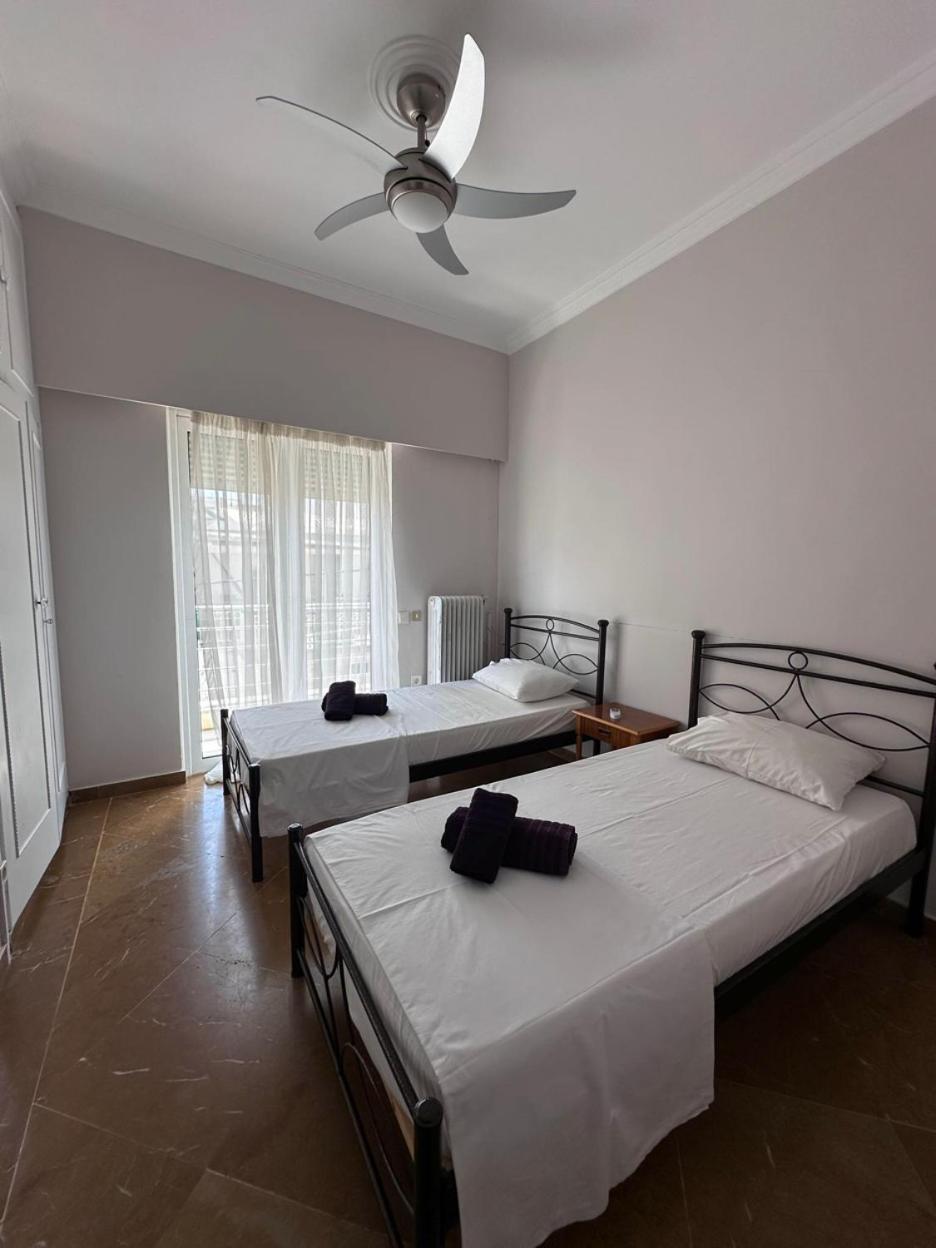 Beach Front Apartment Nea Palatia Bagian luar foto